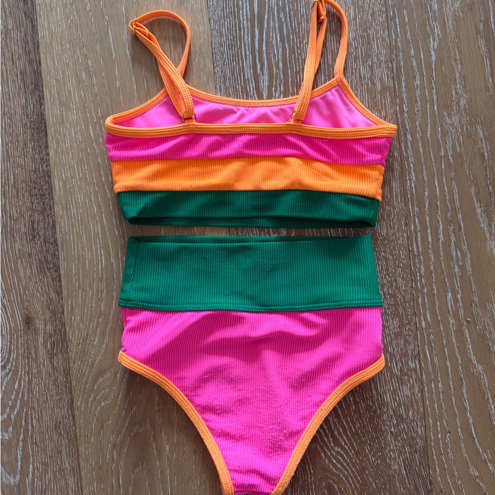 Beach Riot girls 2 piece swimsuit - Picture 2 of 7